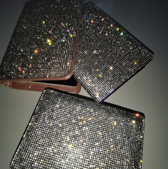 Brand new luxury passport Cases 💎 - Picture 1 of 8